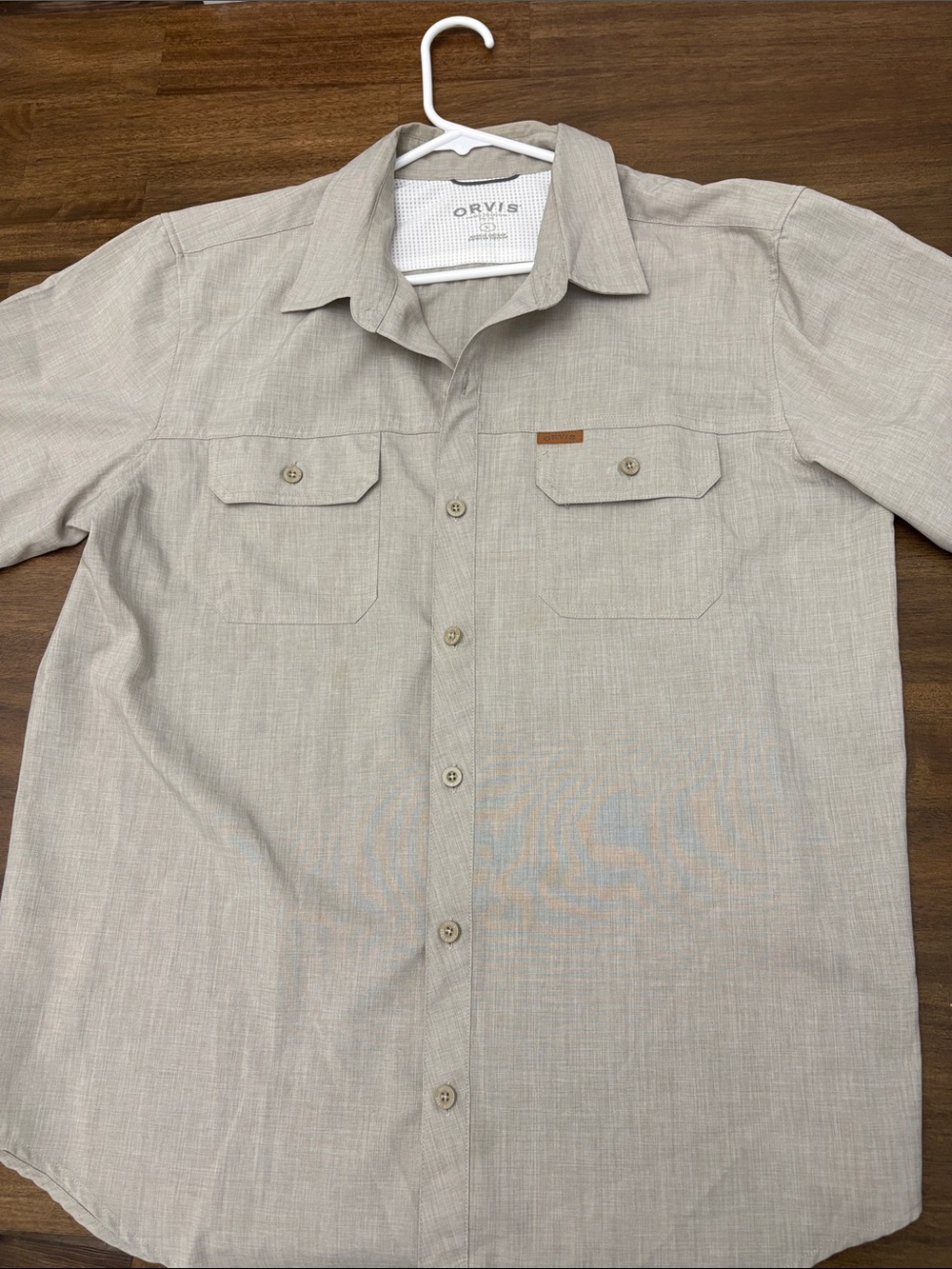 Orvis Men’s Short-Sleeve Button-Down Shirt in Light Gray-Taupe